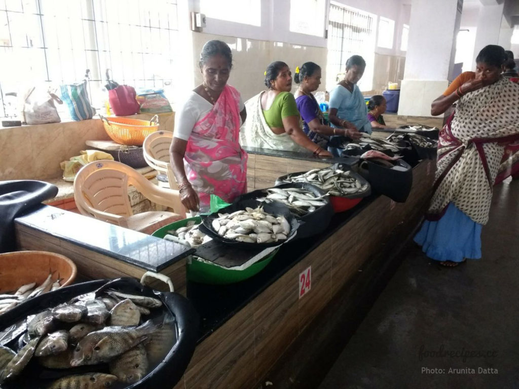 coastalfood, Fish, fishmarket, india, Karnataka, Udupi, women Food
